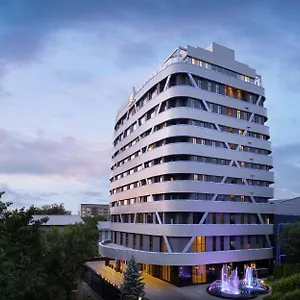 Hotel Doubletree By Hilton Almaty